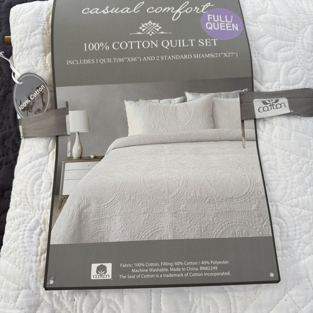 New Casual Comfort Embossed Quilt Set Full/Queen Bright White Quilt and Shams